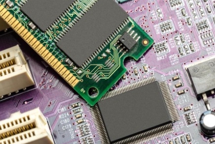 Cromatógrafo de Iones y Norma IPC-TM-650: Garantía de Calidad en la Limpieza de Tarjetas Electrónicas